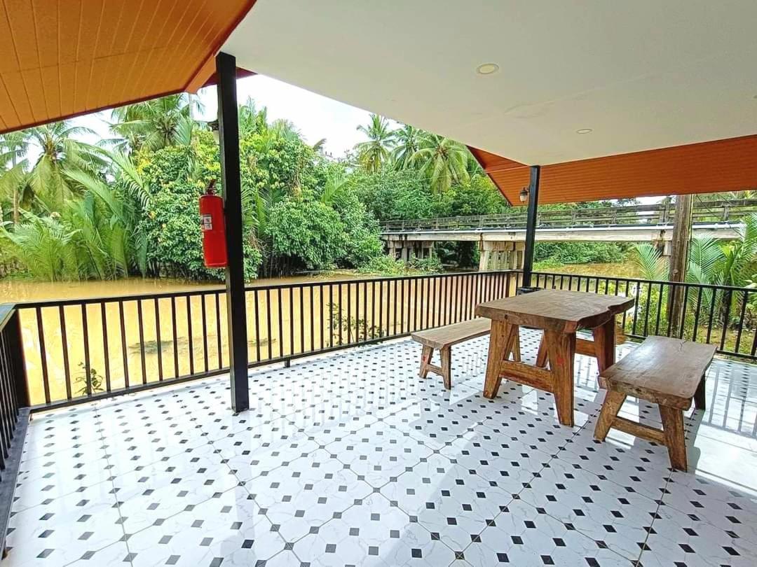 Amantra Homestay & Village Szuratthani Kültér fotó